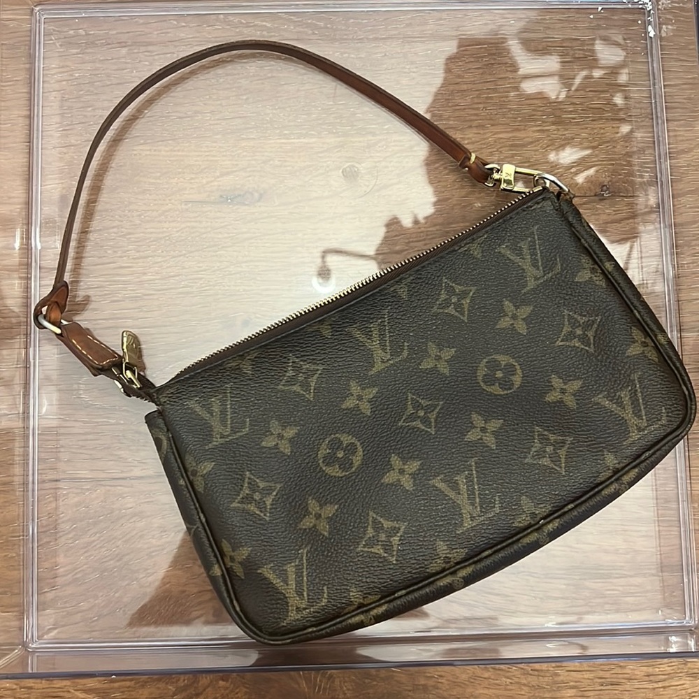 Louis Vuitton Pochette